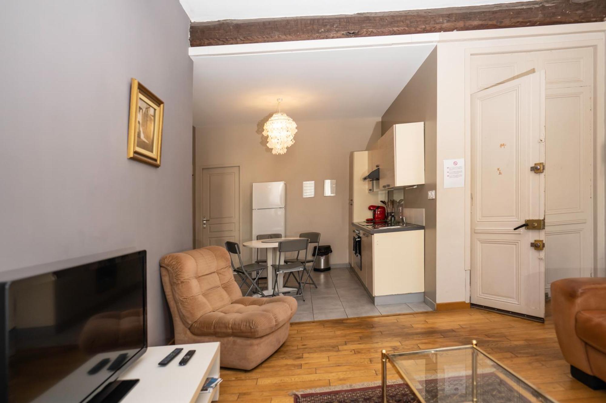 Saëns 4-T3 avec garage privé optionnel-Centre historique et plages à 16km ! Béziers Exterior foto